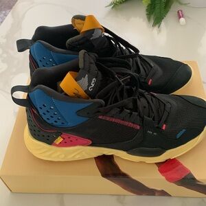 UNION JORDAN DELTA MID SP. SIZE 12